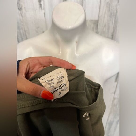 Green sweater - Picture 3 of 6